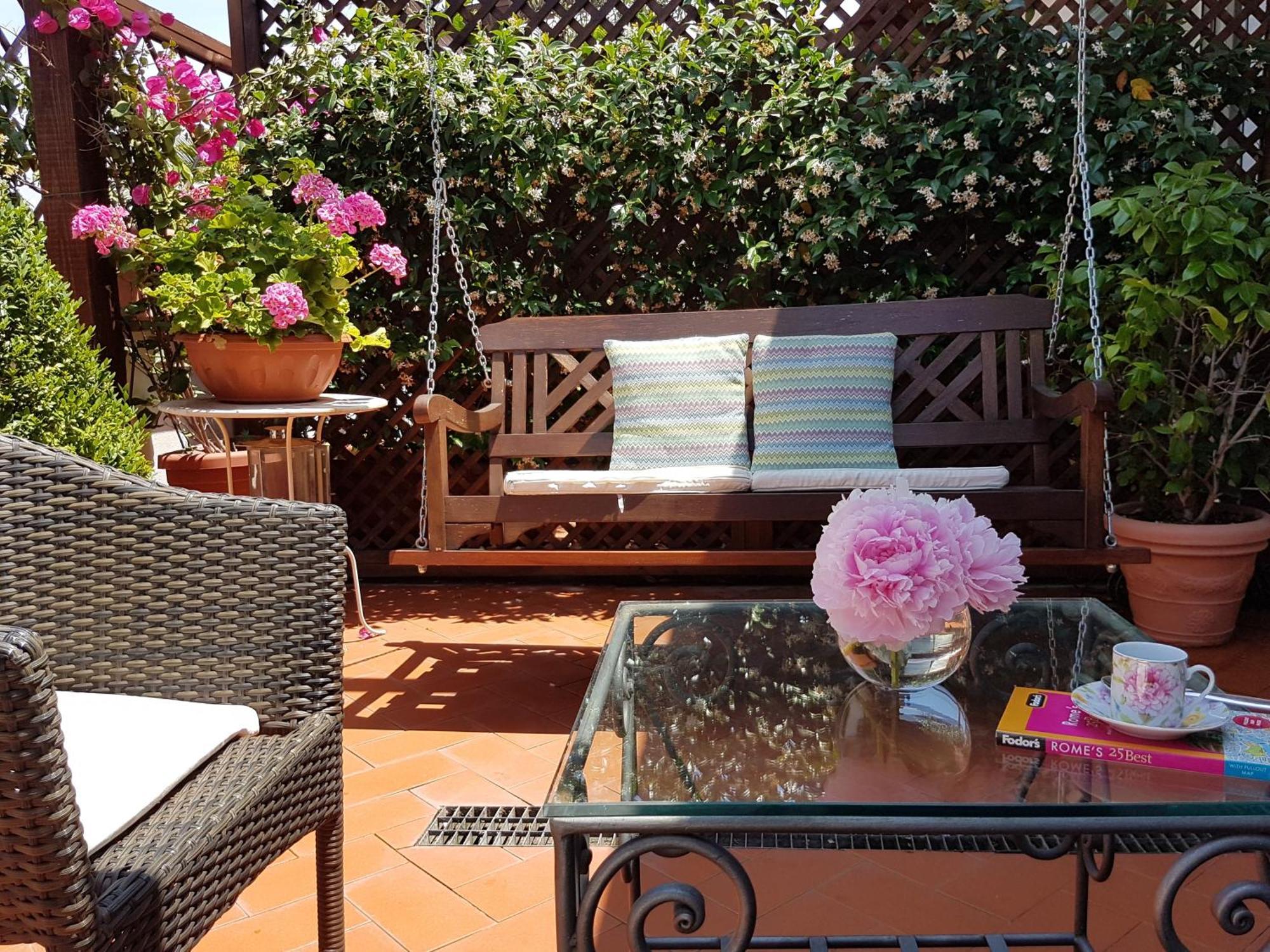 Althea Inn Roof Terrace — Foto 1